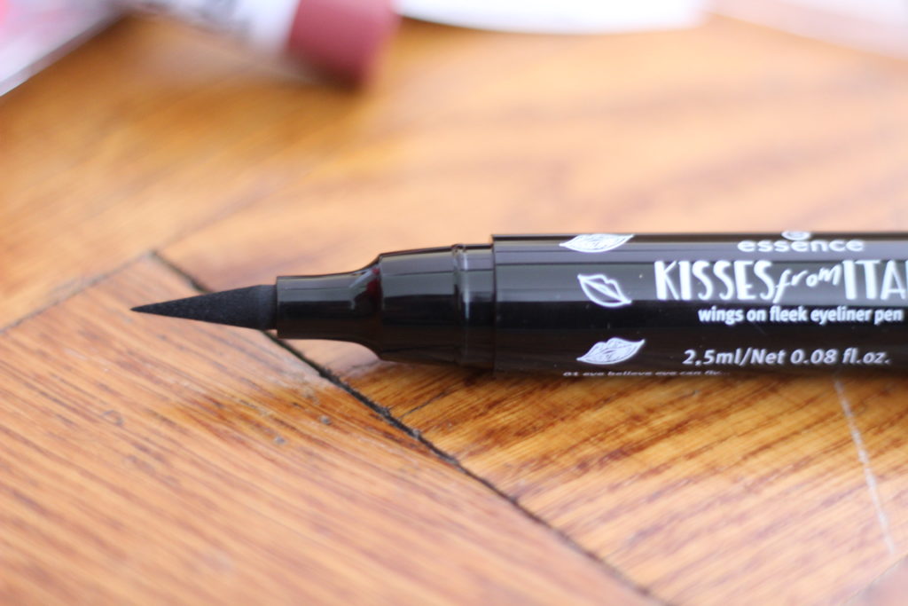 Kisses from Italy - wings on fleek eyeliner pen